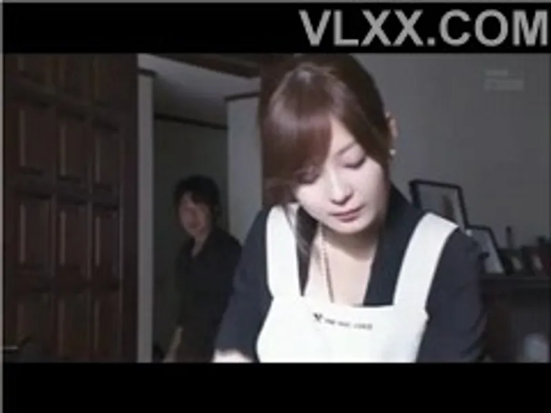 Chồng đi làm ăn, vợ yêu ở nhà bị người tình của chị gái cưỡng hiếp